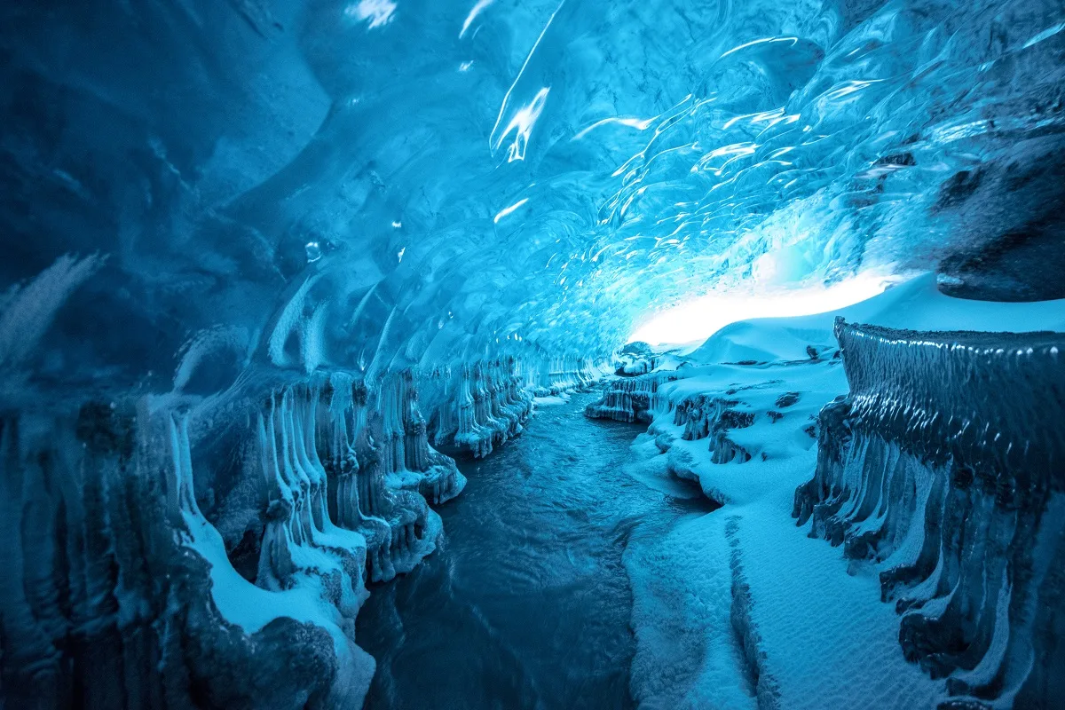 Un Satelit European Explorează Antarctica Și Descoperă 85 De Structuri Necunoscute Și Active Sub Gheață