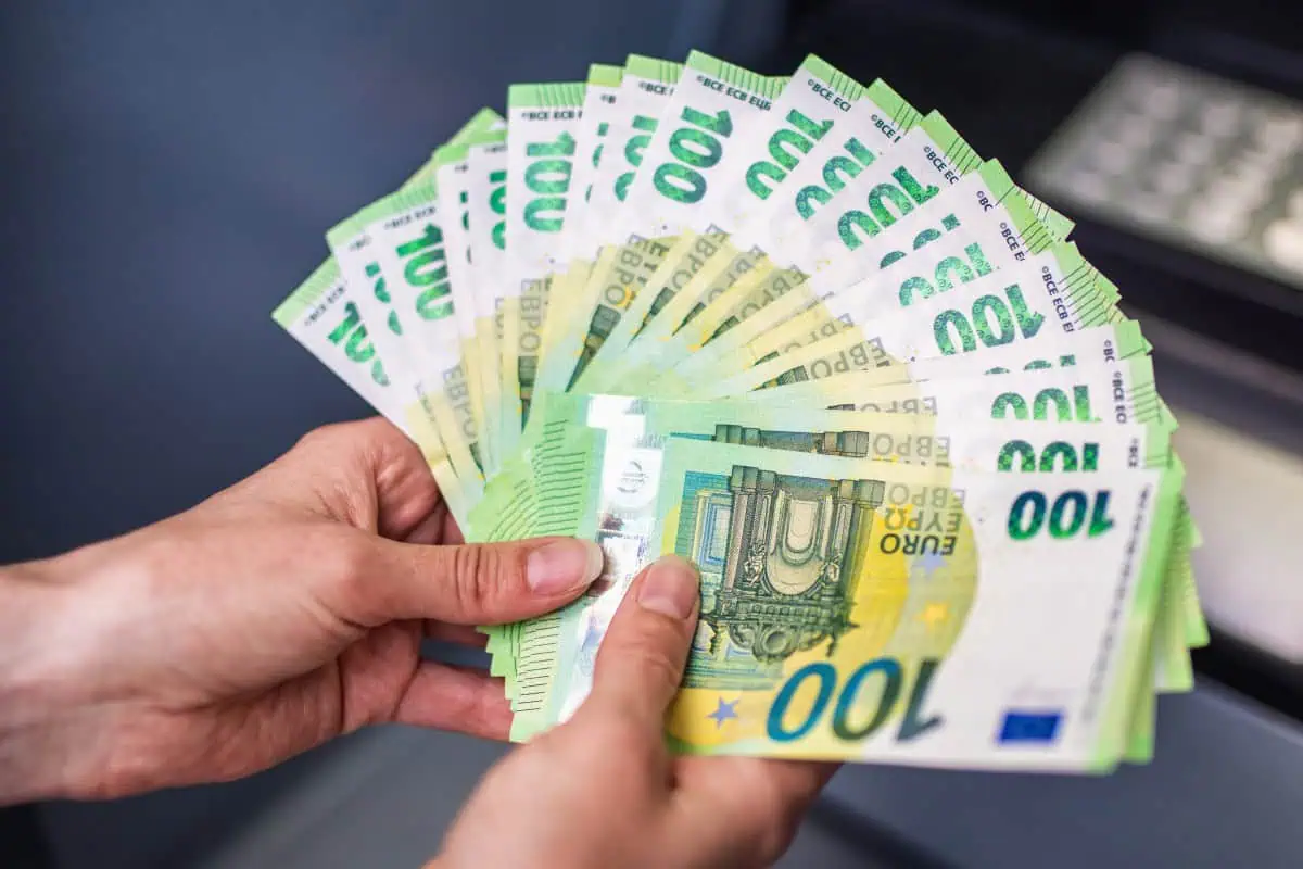 Nouă Ani Înșelat De Iubirea Vieții Sale: „Se Prefăcea Că Are O Tumoare Pe Creier, În Care Am Investit 70.000 De Euro”